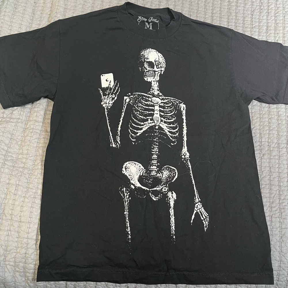 Stay Gold Skeleton selfie t shirt